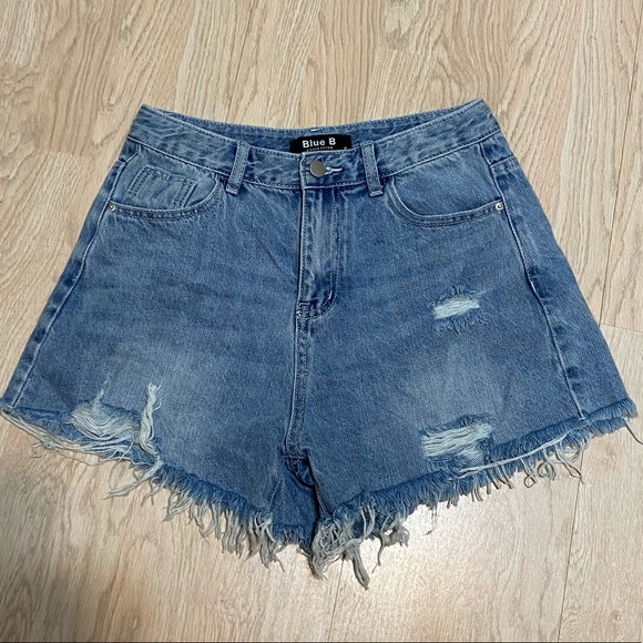 💙Vintage high rise Jean shorts - Picture 1 of 7